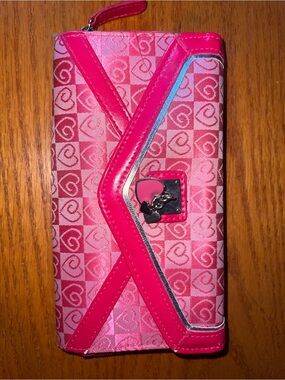 Heart-Print Zip Wallet Phone Case in Hot Pink